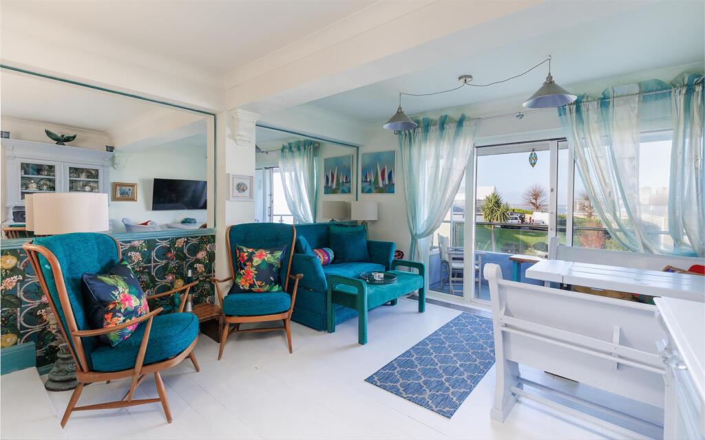 Main image of property: RENOVATED APARTMENT WITH SEA VIEWS - The Parade, Cowes