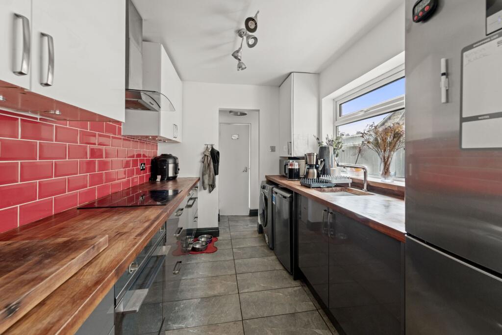 Main image of property: Queens Walk, Peterborough, PE2 9AN