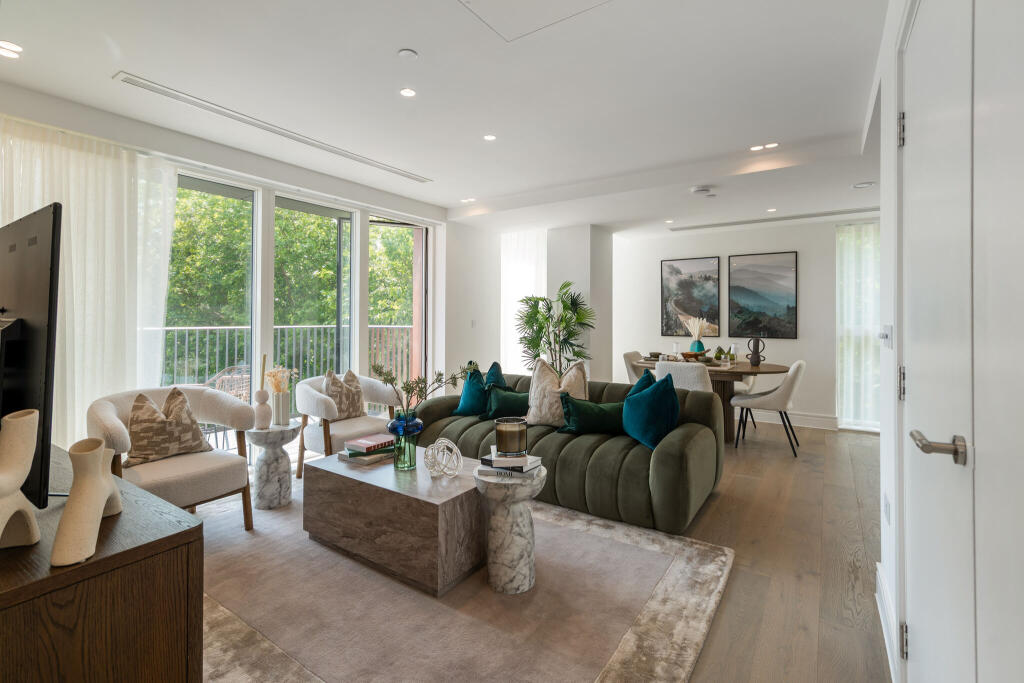 Main image of property: Chiswick Green, Chiswick High Road, W4