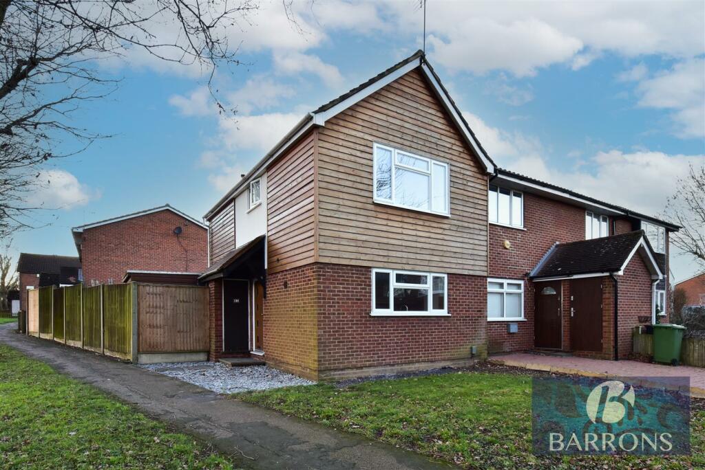 3 bedroom end of terrace house for sale in Bushbarns, Cheshunt, EN7