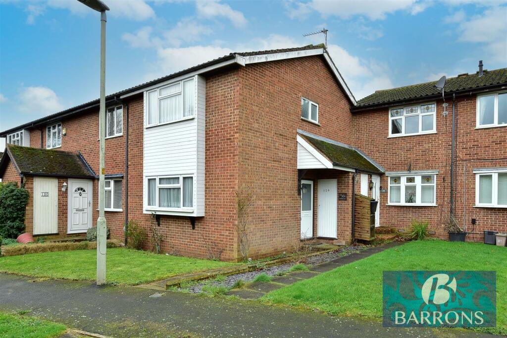 3 bedroom end of terrace house for sale in Bushbarns, Cheshunt,, EN7