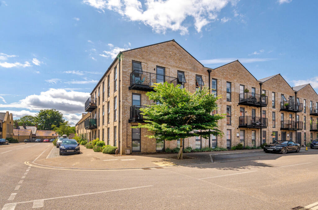 Main image of property: Baynhams Drive, Wolvercote, Oxford