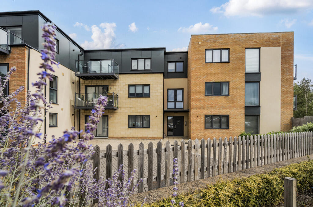 Main image of property: Oxford Road, Kidlington, Oxfordshire