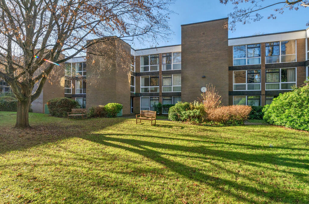 Main image of property: Butler Close, Central North Oxford