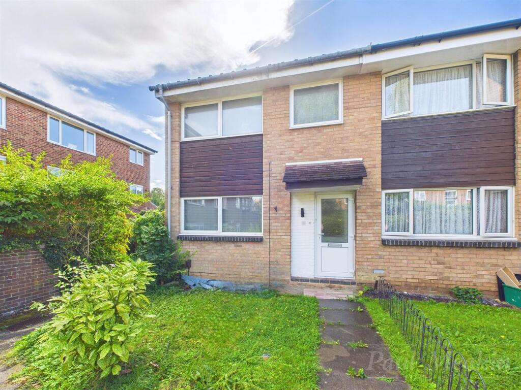 Main image of property: Middlefields, Croydon