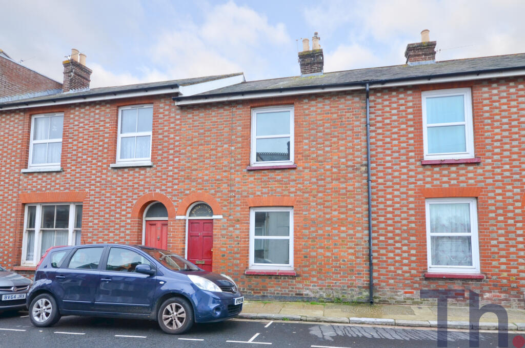 3 bedroom terraced house for sale in Newport, Isle of Wight, PO30