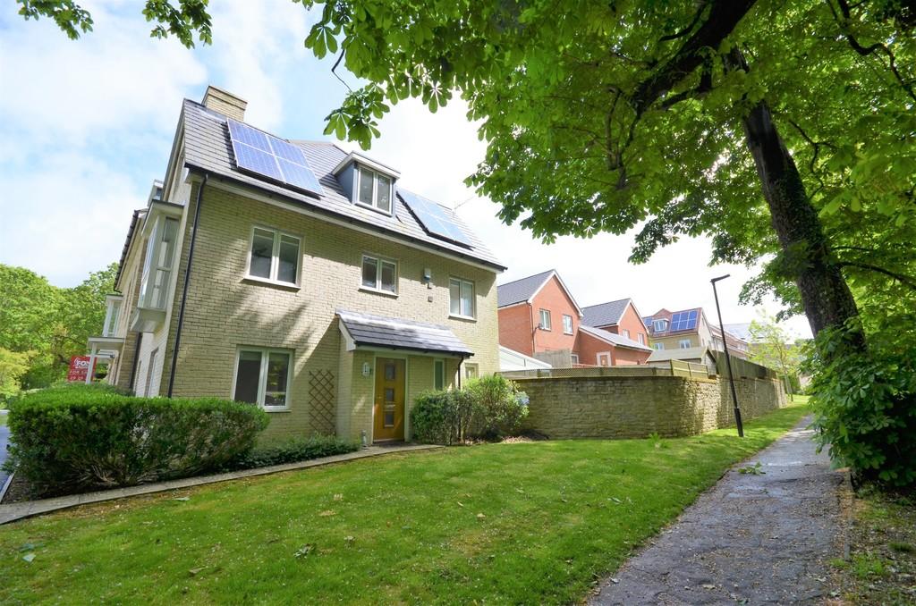 3 bedroom end of terrace house for rent in East Cowes, Isle Of Wight, PO32