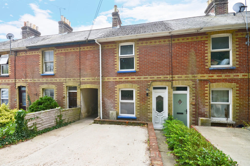 3 bedroom terraced house for sale in Carisbrooke, Isle Of Wight, PO30