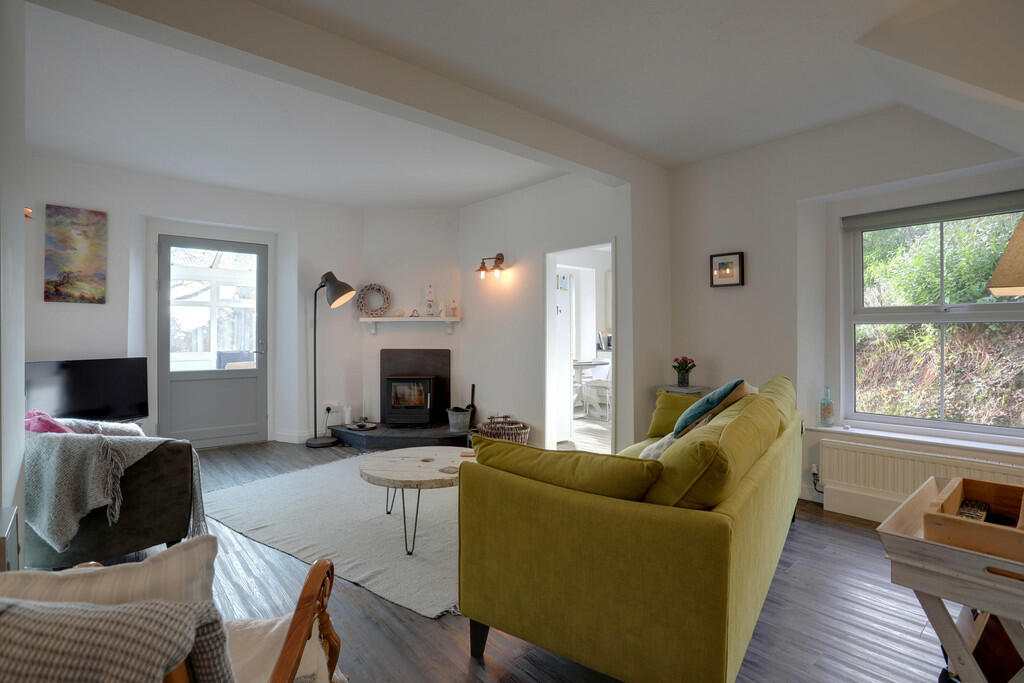 3 bedroom semidetached house for sale in Haytor Vale, Bovey Tracey, TQ13