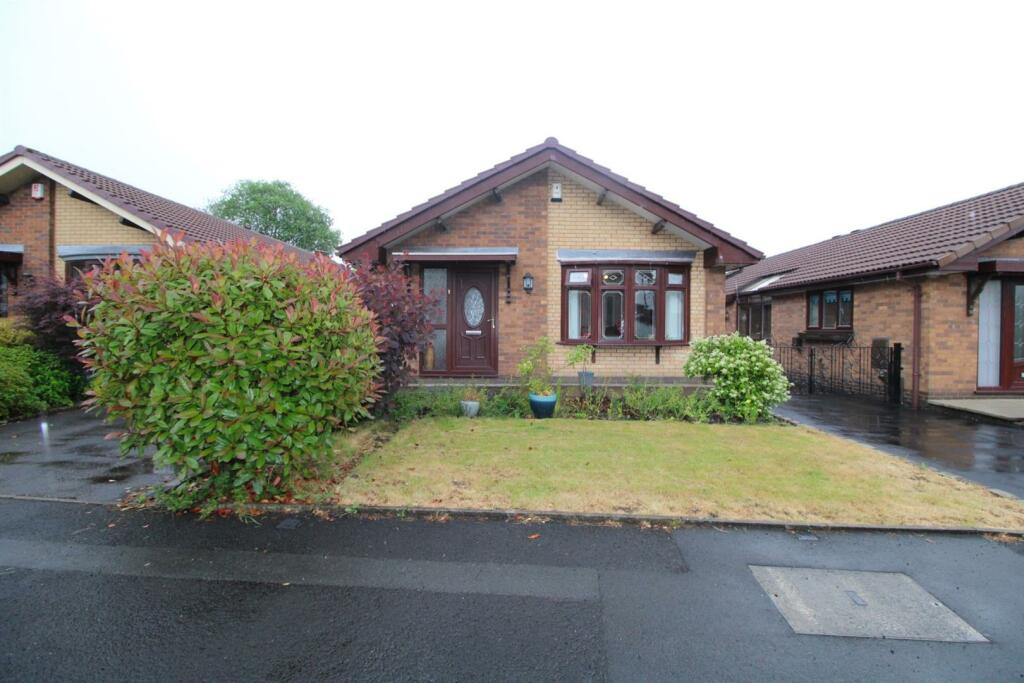 2 bedroom detached bungalow for sale in Medlock Drive, Bardsley, Oldham