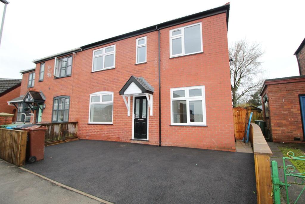 4 bedroom semidetached house for sale in Grimshaw Avenue, Failsworth