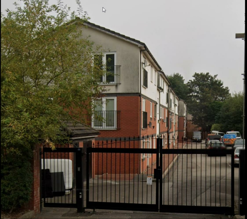 2 bedroom flat for sale in Station Mews, Failsworth, M35