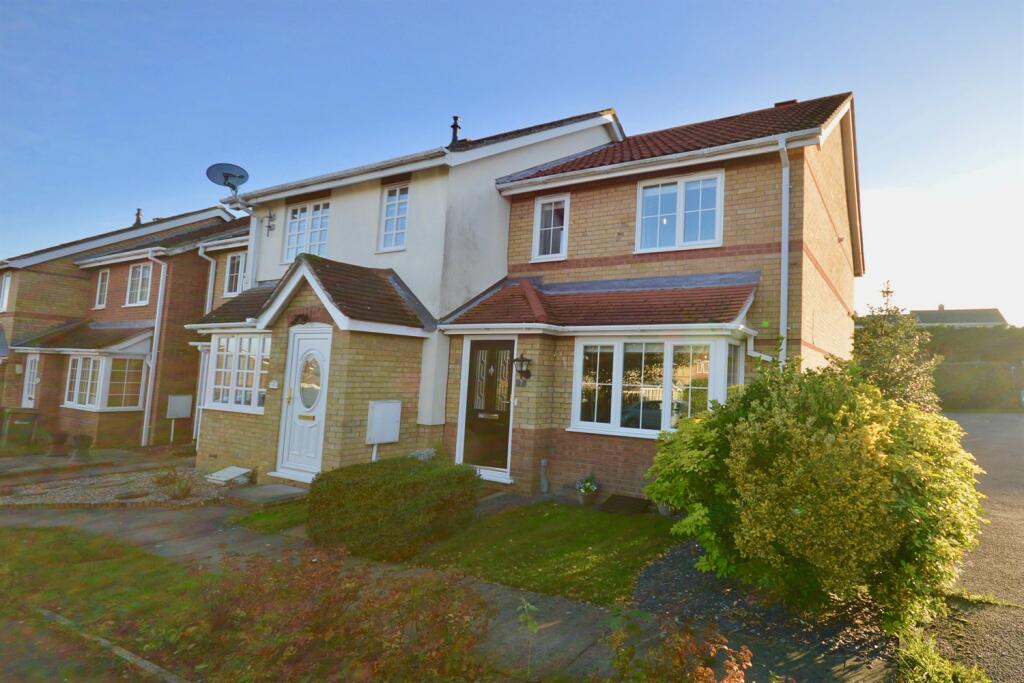 2 bedroom end of terrace house for sale in Clovers, Halstead, CO9