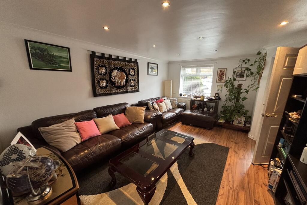 Additional property image - Stafford Crescent, Braintree, CM7