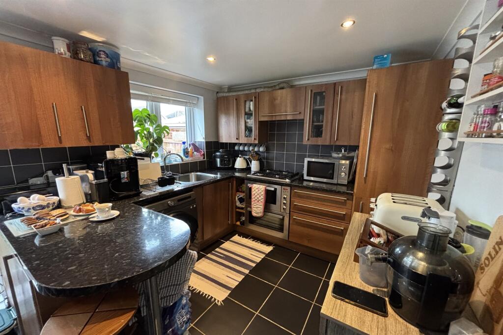 Additional property image - Stafford Crescent, Braintree, CM7