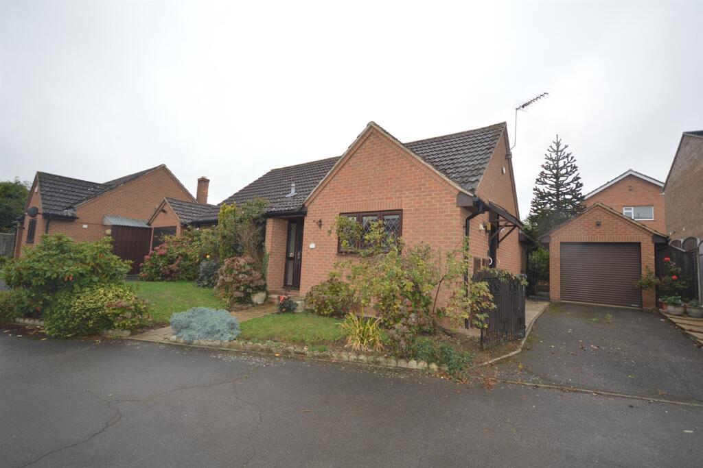 Main image of property: Worcester Close, Braintree, CM7
