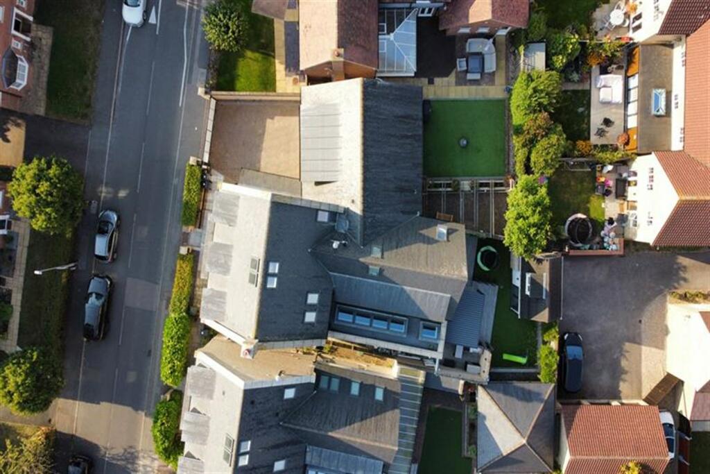 Additional property image - Queenborough Lane, Braintree, CM77
