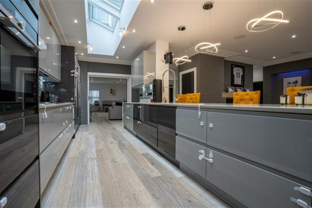 Additional property image - Queenborough Lane, Braintree, CM77