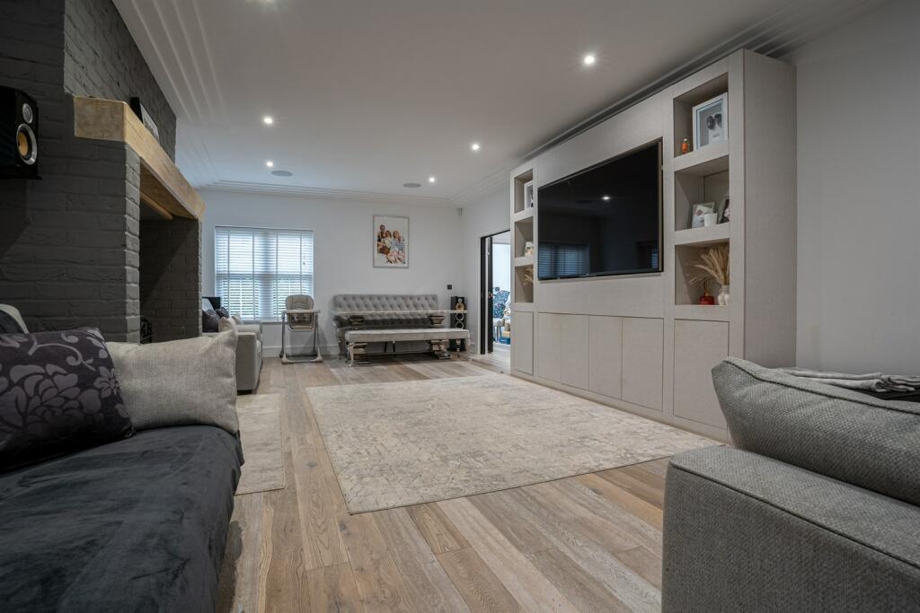 Additional property image - Queenborough Lane, Braintree, CM77