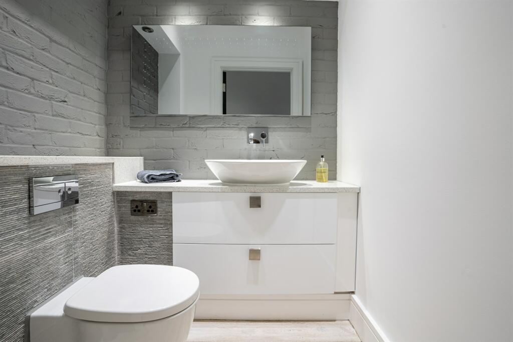 Additional property image - Queenborough Lane, Braintree, CM77