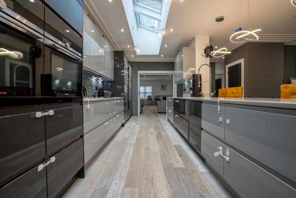 Additional property image - Queenborough Lane, Braintree, CM77