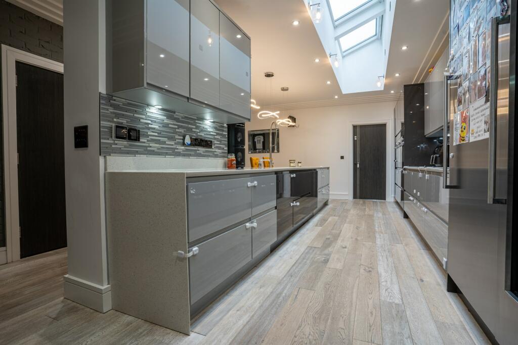 Additional property image - Queenborough Lane, Braintree, CM77