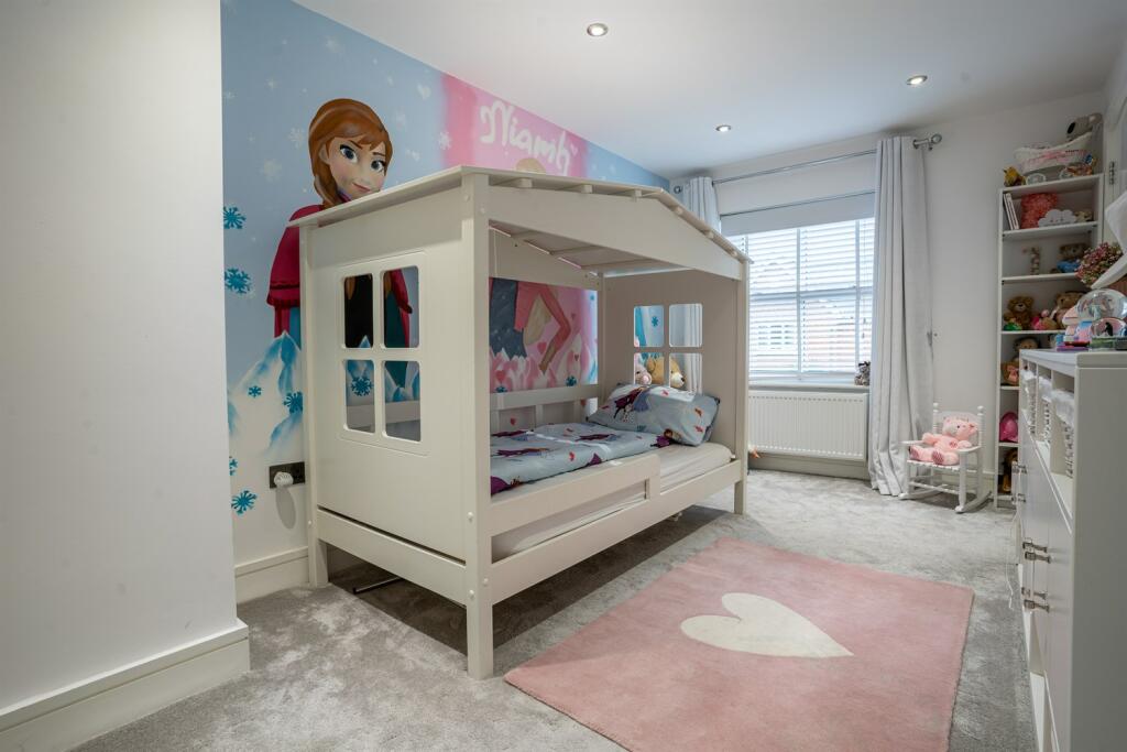 Additional property image - Queenborough Lane, Braintree, CM77