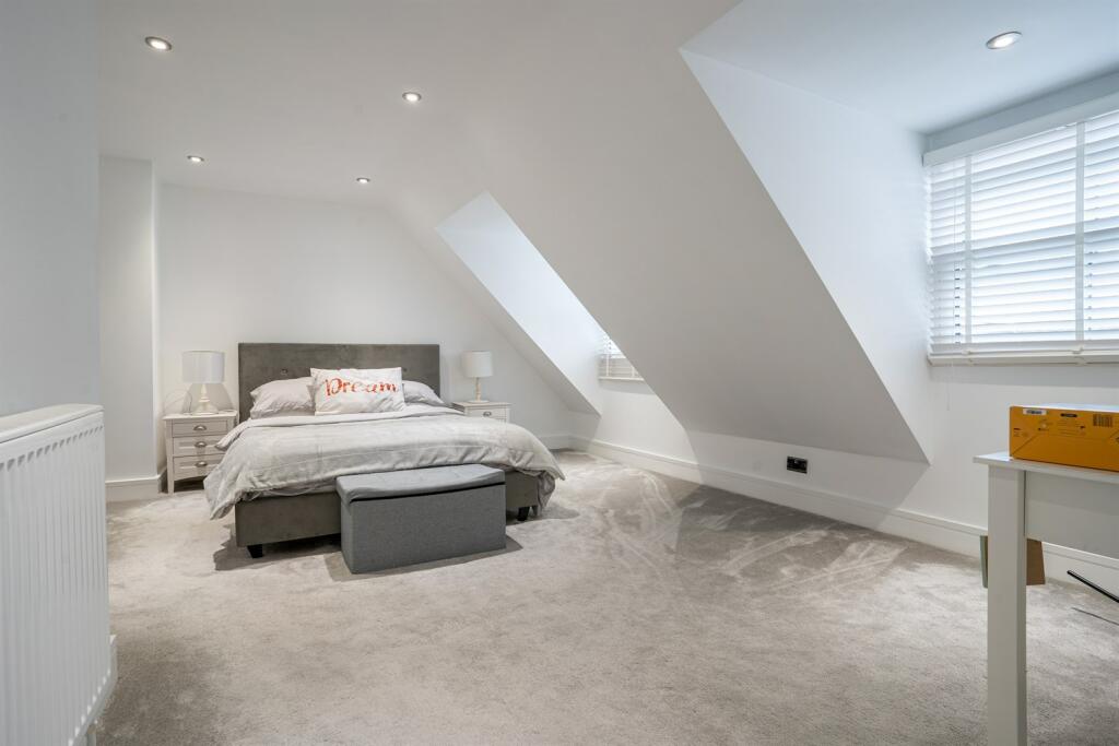 Additional property image - Queenborough Lane, Braintree, CM77