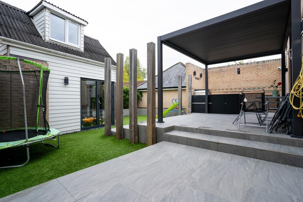 Additional property image - Queenborough Lane, Braintree, CM77