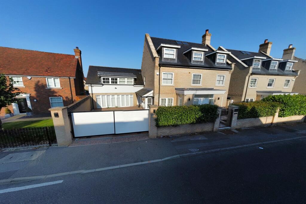 Additional property image - Queenborough Lane, Braintree, CM77