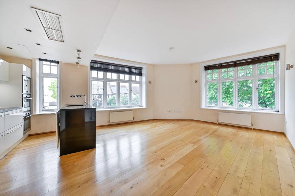 Main image of property: Sheen Road, Richmond, TW9