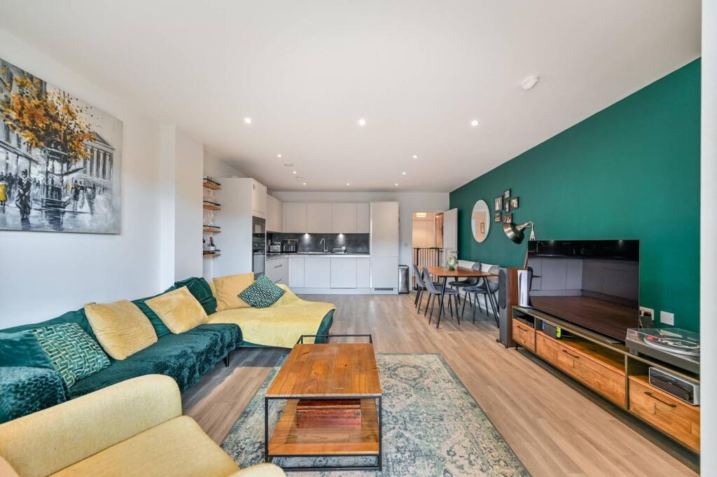 Main image of property: Selbourne Avenue, Hounslow, HOUNSLOW, TW3