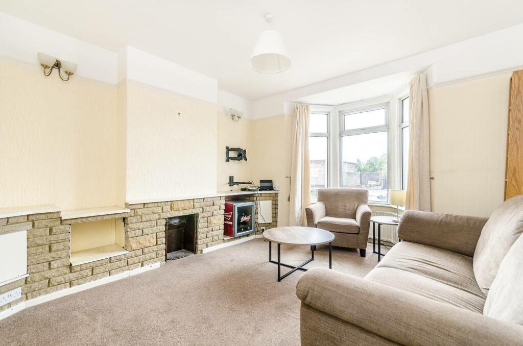 2 bedroom house for sale in Whitehorse Lane, Selhurst, London, SE25