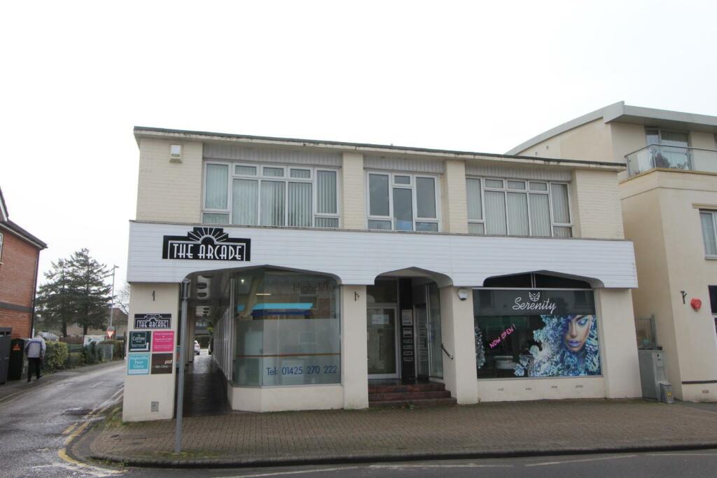 Commercial property for rent in Lymington Road, Highcliffe