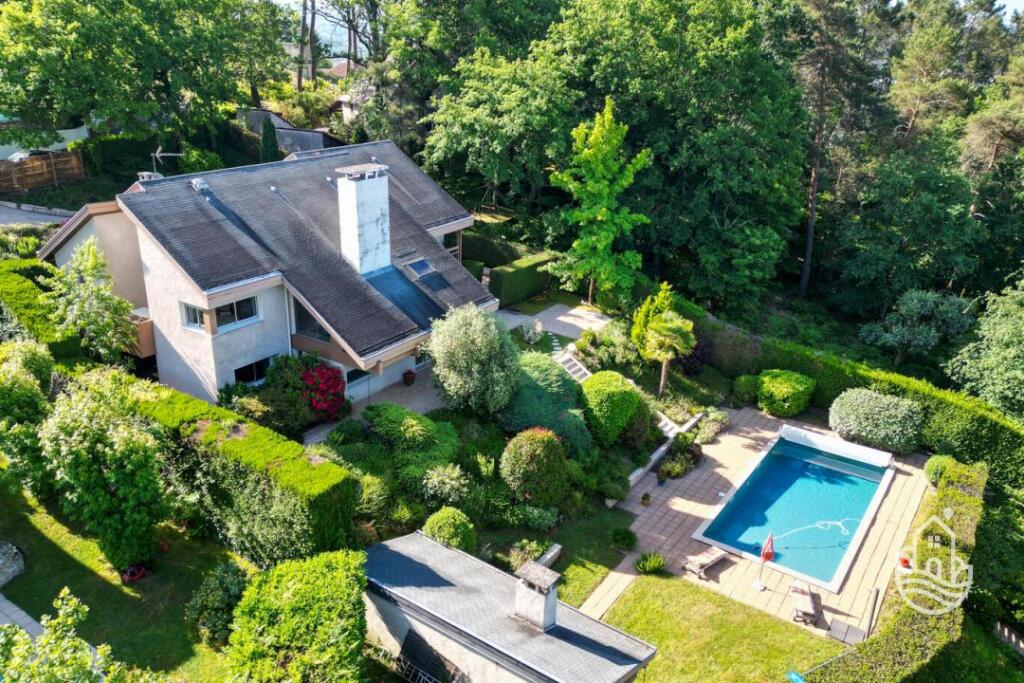 Main image of property: Malemort, Aquitaine, 24220, France