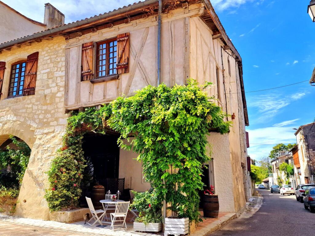 Main image of property: Castillonnes, Aquitaine, 47330, France