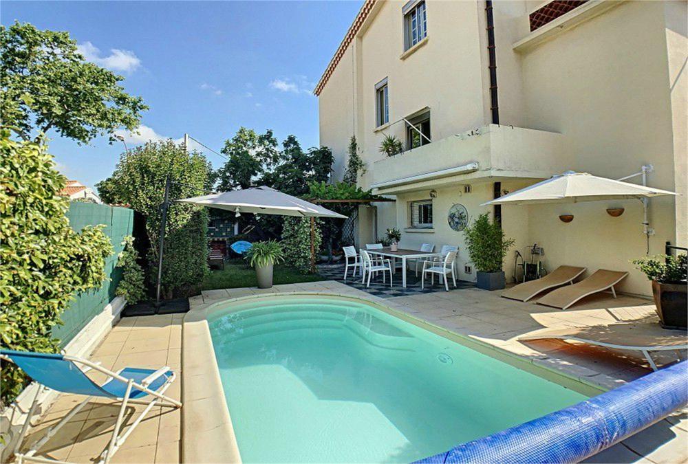 4 bedroom property for sale in Argelessurmer, Languedocroussillon