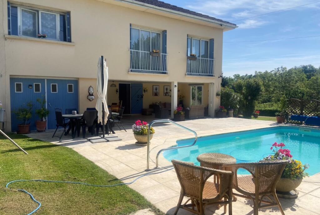 Main image of property: Miramont De Guyenne, Aquitaine, 47800, France