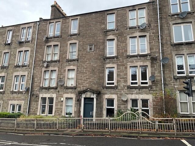 Main image of property: 8 First Floor, Forfar Road, Dundee, DD4 7AR