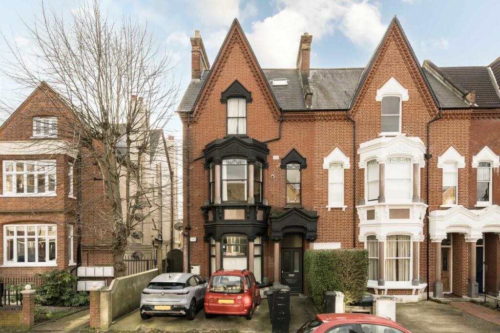 3 bedroom flat for sale in Lewin Road, Streatham, SW16