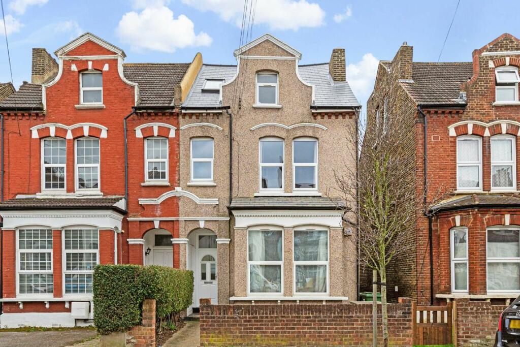 3 bedroom flat for sale in Ellison Road, Streatham, SW16