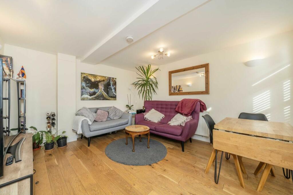2 bedroom house for sale in Wellfield Road, Streatham, SW16