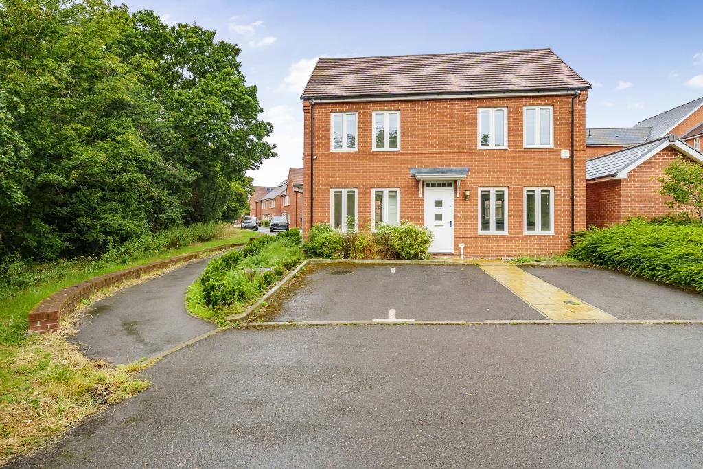 3 bedroom detached house for sale in Wokingham, Berkshire, RG40