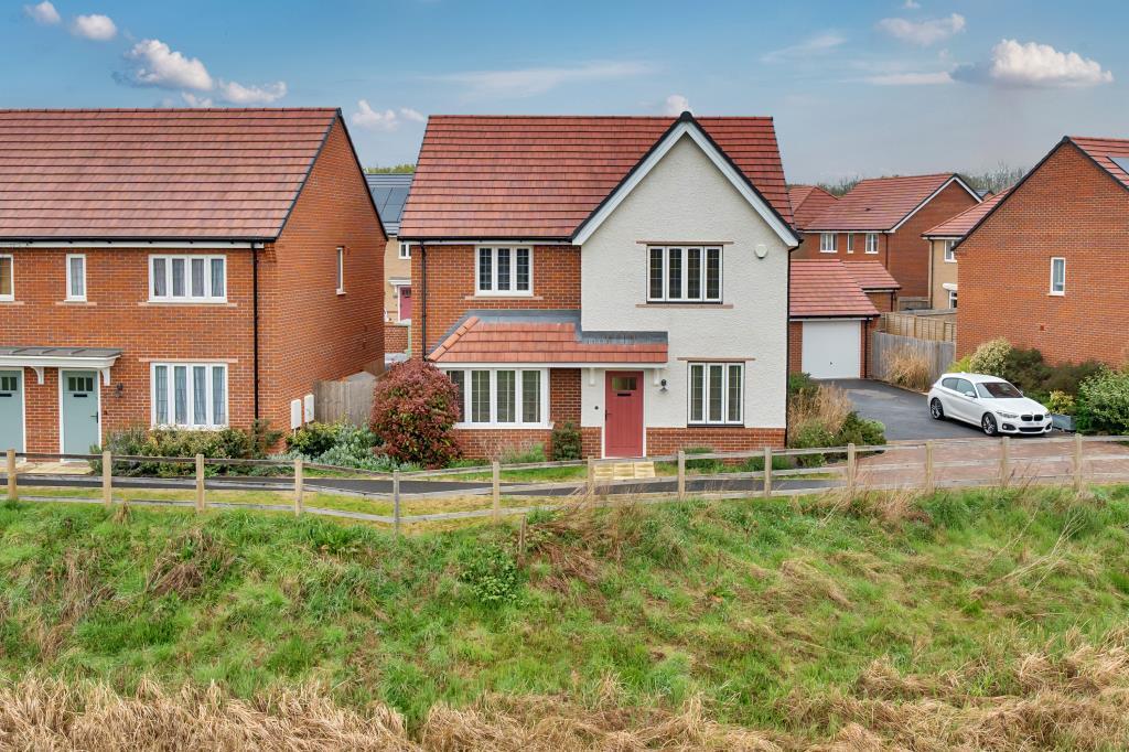 Main image of property: Reading, Berkshire, RG2