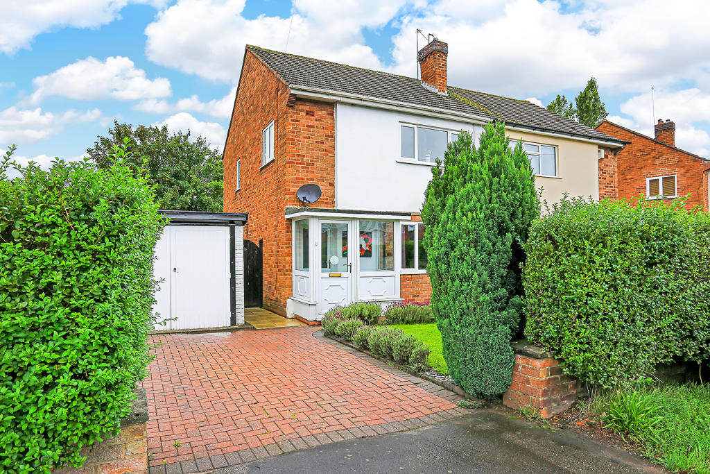 3 bedroom semidetached house for sale in Church Road, Sheldon