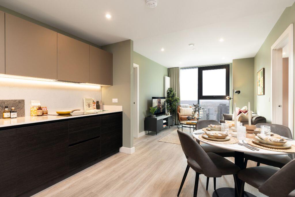 Main image of property: 2 Bed- 50 Holland Street, G2 4BA