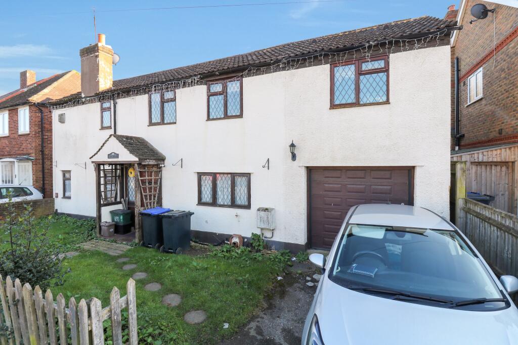 Main image of property: Eastfield Road, Burnham, Buckinghamshire, SL1 7EL