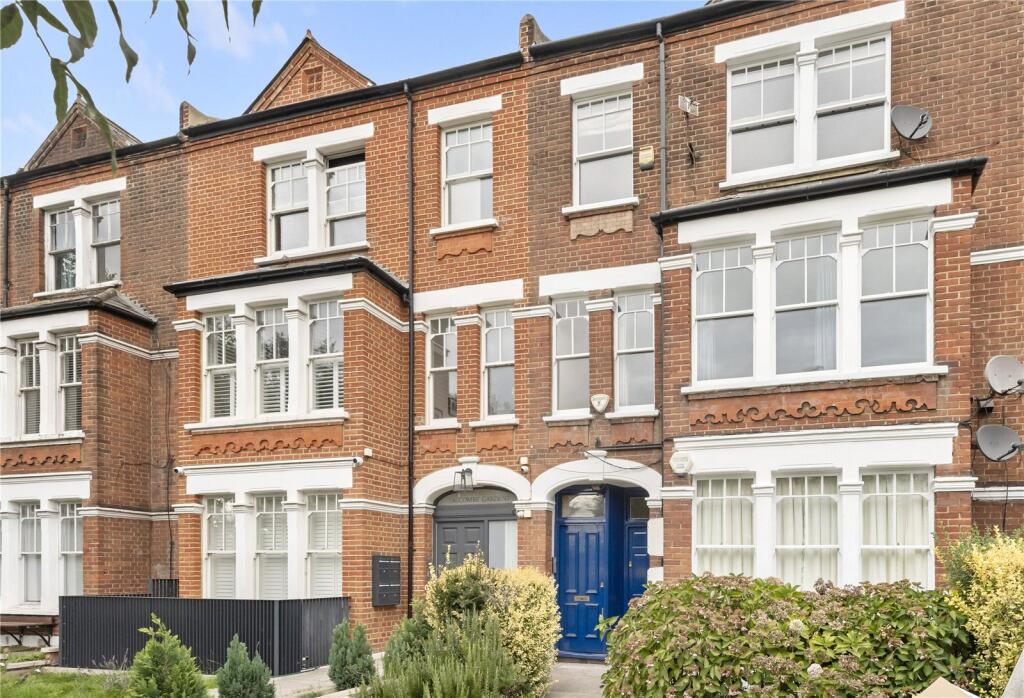 Main image of property: Clapham Common North Side, London, SW4