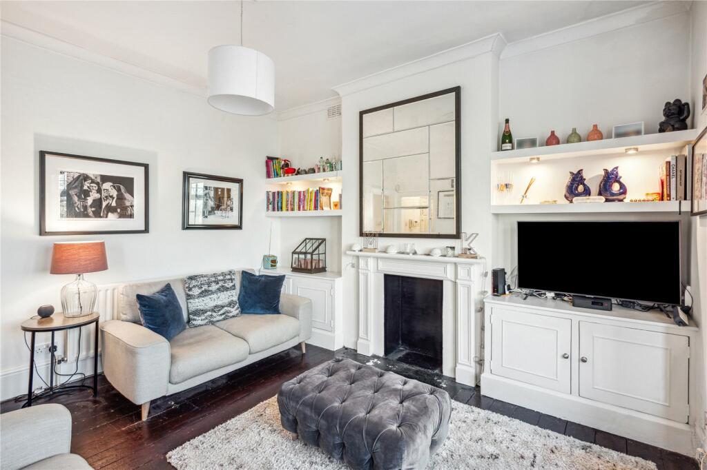 2 bedroom apartment for rent in Clapham Common West Side, London, SW4
