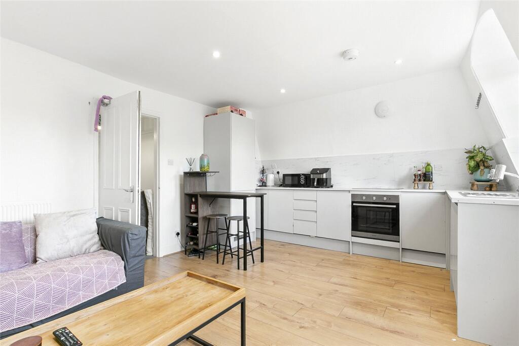 Main image of property: Crescent Grove, London, SW4